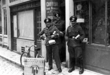 Soldats allemands Compiègne 1943