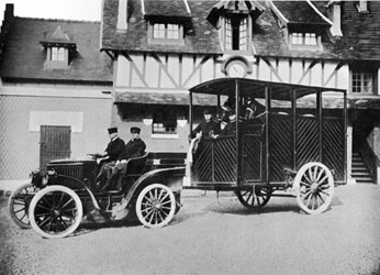 Transport de Chevaux avec une automobile Vieux-Moulin 1902